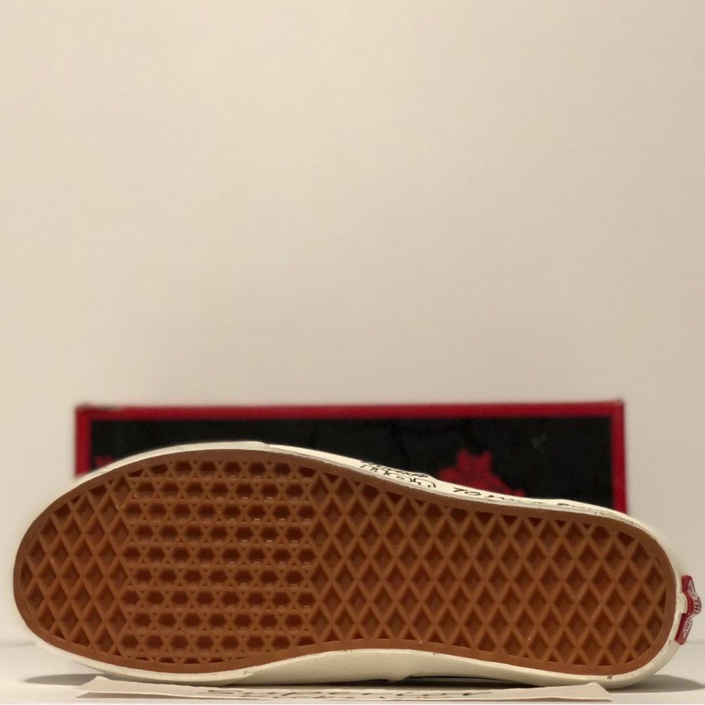 Vans Authentic (Netflix Stranger Things) “Multi/Checkerboard” - Picture 5 of 6